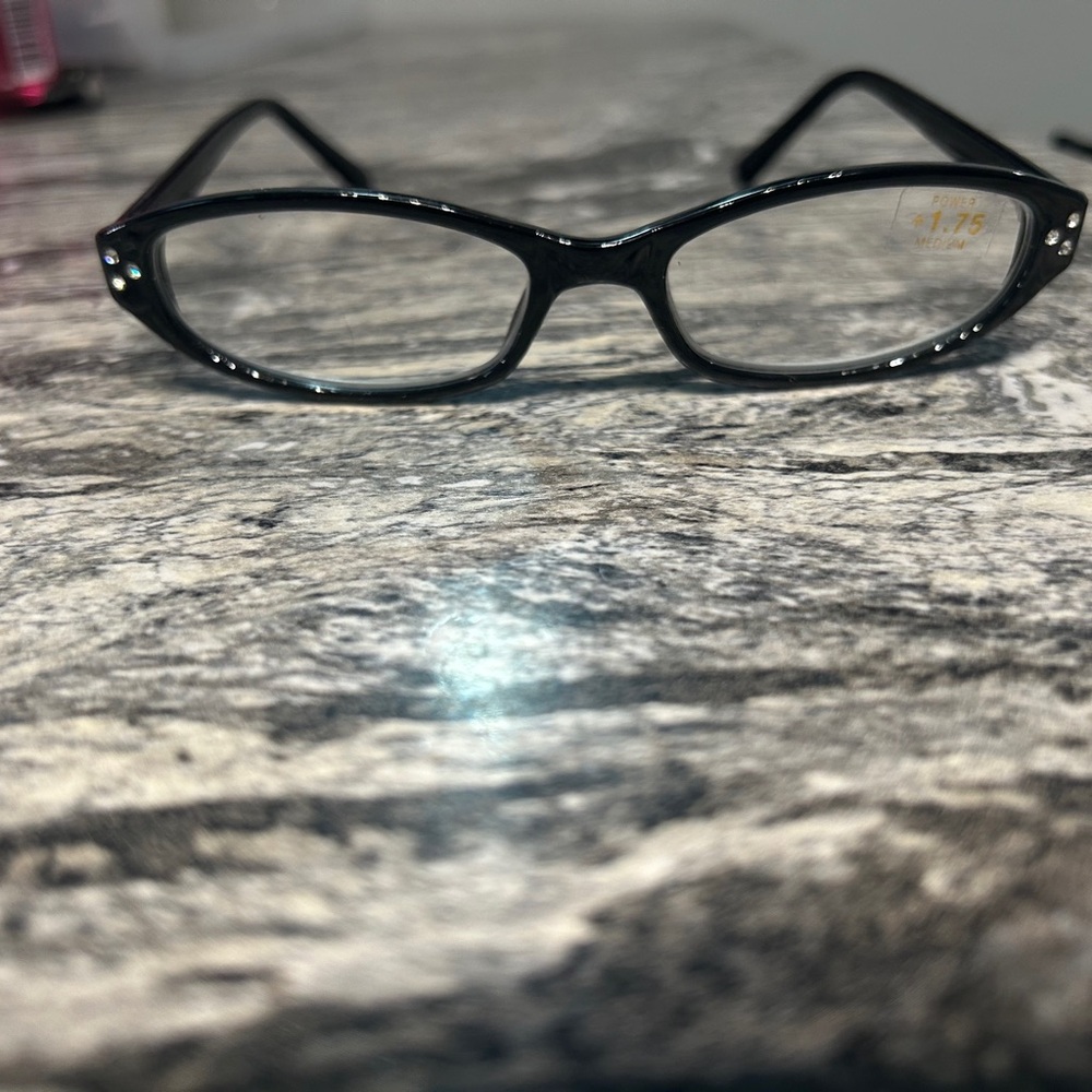 Elegant Black Women's Readers Glasses 1.75 NWOT